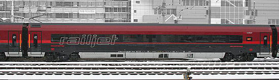 Passenger car Economy class in RAILJET livery &quot;Spirit of Salzburg&quot; with LED interior lights<br /><a href='images/pictures/Roco/64722.jpg' target='_blank'>Full size image</a>